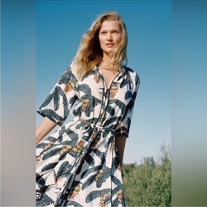 Desmond and Dempsey - small, linen kaftan, belted